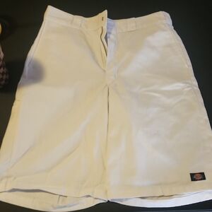 Dickies Men's White Flat Front Shorts